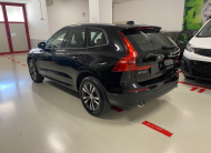 Volvo XC60 B4 (d) AWD Geartronic Momentum Solid Black