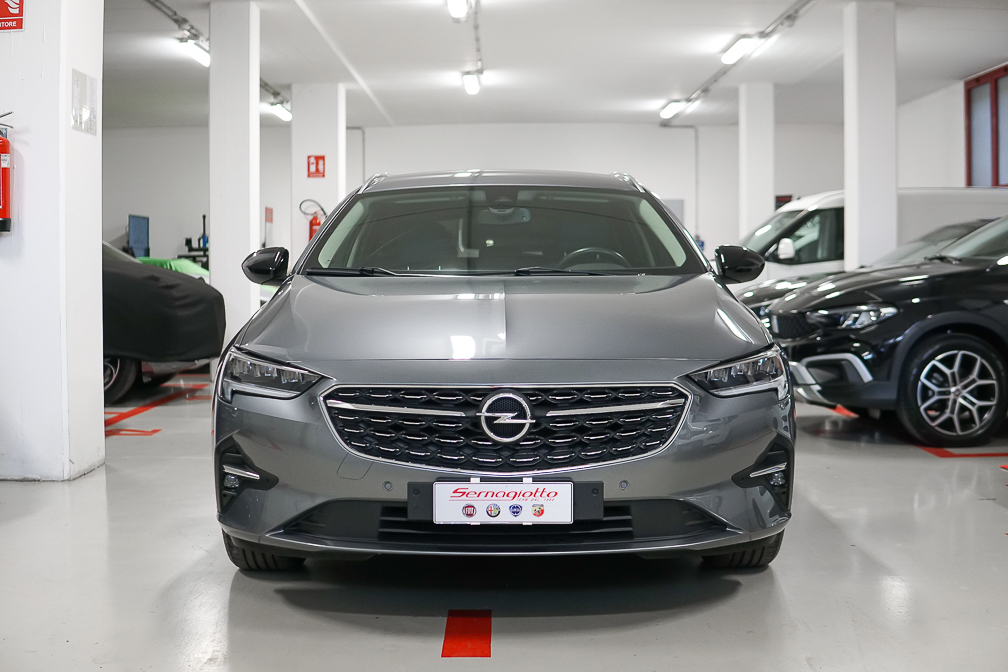 Opel Insignia 2.0 CDTi 174cv Sports Tourer Auto LED + IVA esposta