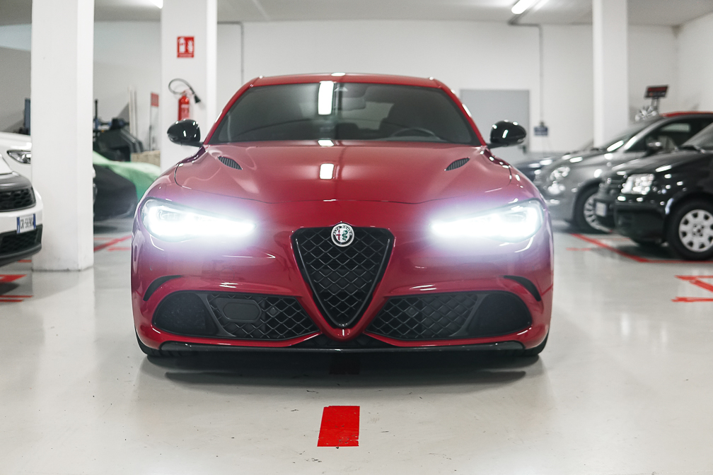 Alfa Romeo Giulia 2.9 V6 Quadrifoglio 520cv auto