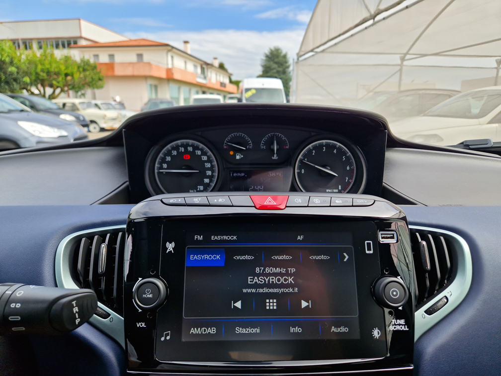 Lancia Ypsilon 1.2 Ecochic Gpl 69cv | Wireless charger | Rosso Argilla