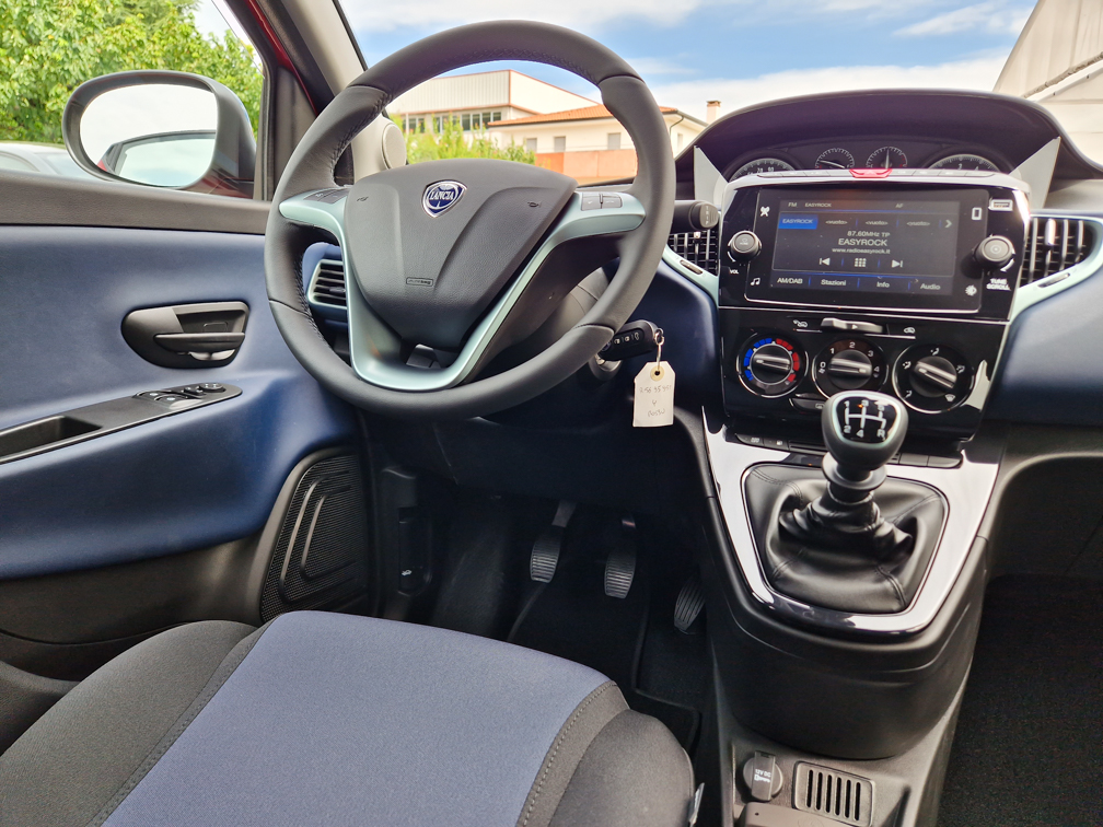 Lancia Ypsilon 1.2 Ecochic Gpl 69cv | Wireless charger | Rosso Argilla