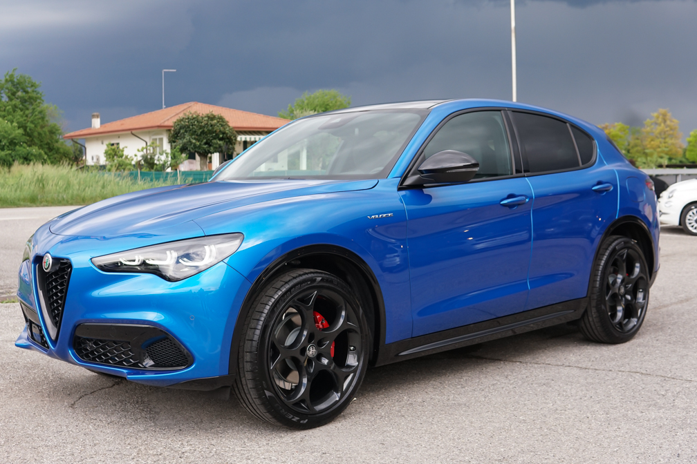 Alfa Romeo Stelvio 2.0 t Veloce Q4 280cv auto MY24 | Tetto | Cerchi 21″ | Blu Misano