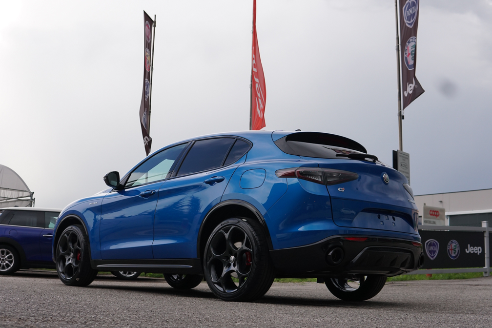 Alfa Romeo Stelvio 2.0 t Veloce Q4 280cv auto MY24 | Tetto | Cerchi 21″ | Blu Misano