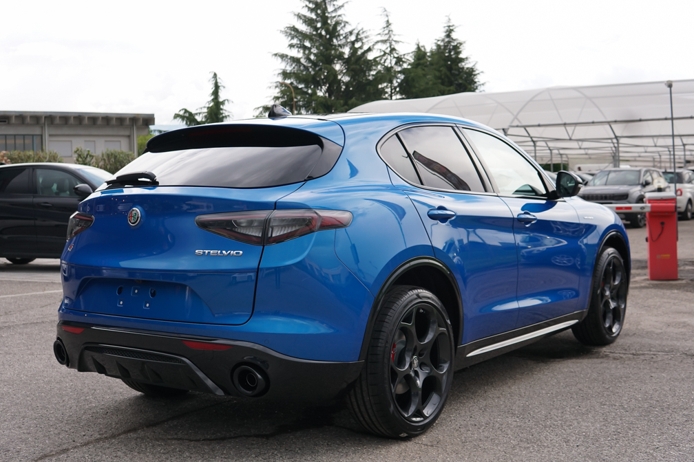 Alfa Romeo Stelvio 2.0 t Veloce Q4 280cv auto MY24 | Tetto | Cerchi 21″ | Blu Misano