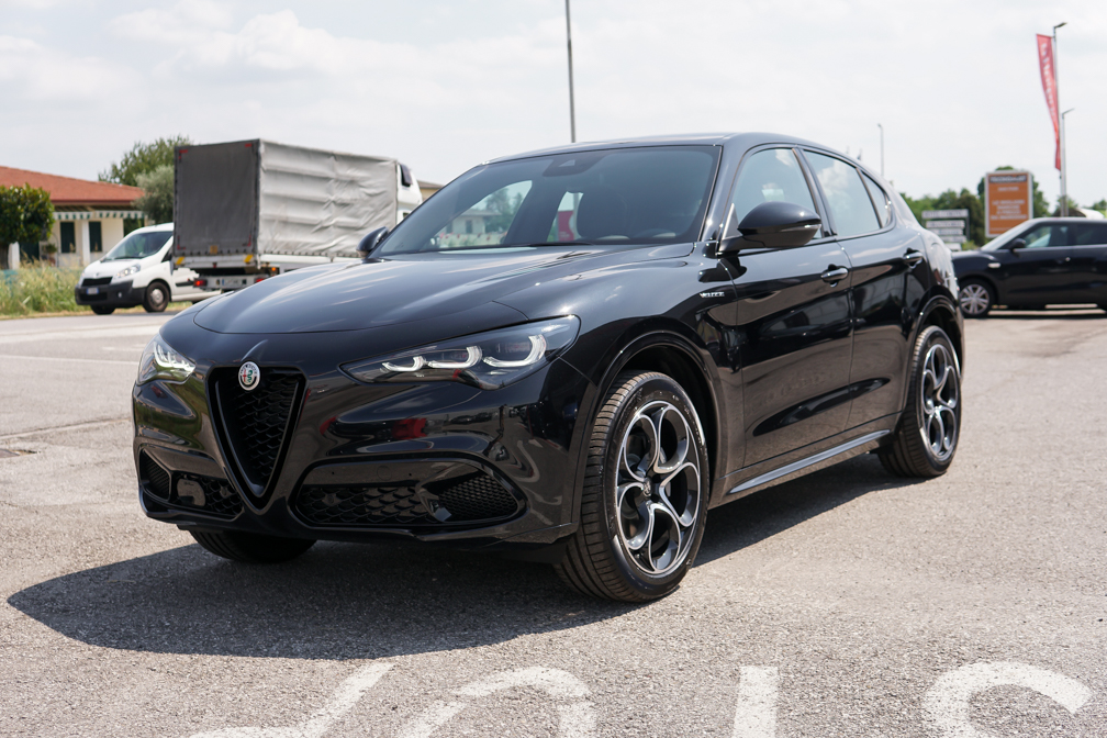 Alfa Romeo Stelvio 2.0 280cv Veloce Q4 | Full-LED | ACC | PORTELLONE HANDS FREE