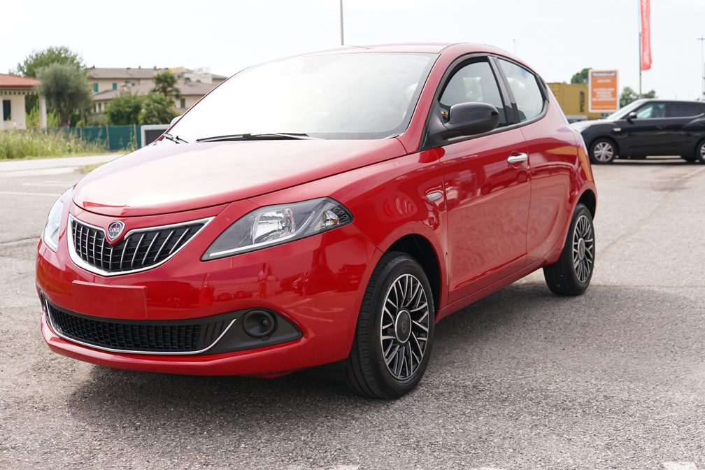 Lancia Ypsilon 1.2 Ecochic Gpl 69cv | Wireless charger | Rosso Argilla