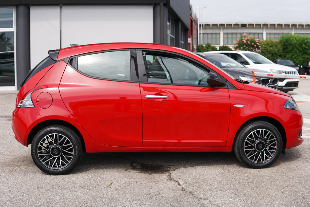 Lancia Ypsilon 1.2 Ecochic Gpl 69cv | Wireless charger | Rosso Argilla