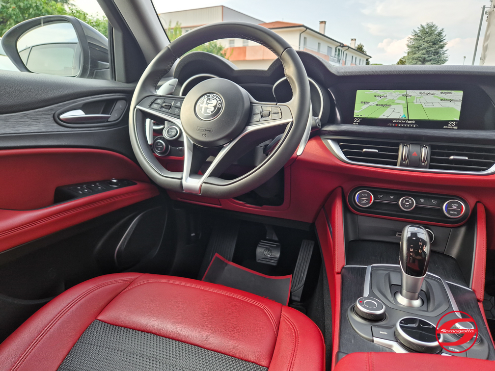 Alfa Romeo Stelvio 2.2 t 190cv B-Tech Q4 | Pelle Rossa | Cruise adatt