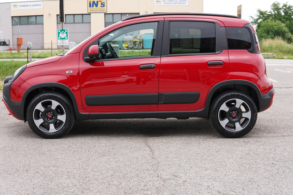 Fiat Panda 1.0 69cv firefly hybrid Cross 5 Posti | NEOPAT | Rosso Passione