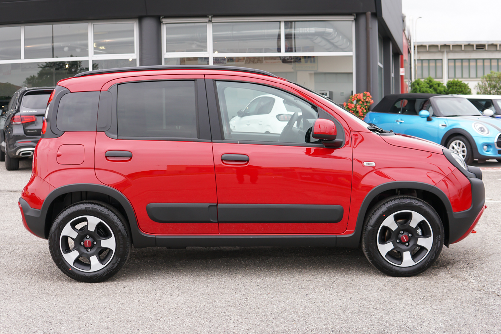 Fiat Panda 1.0 69cv firefly hybrid Cross 5 Posti | NEOPAT | Rosso Passione