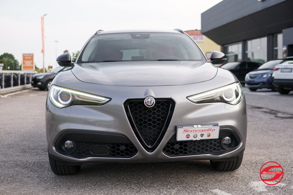 Alfa Romeo Stelvio 2.2 t 190cv B-Tech Q4 | Pelle Rossa | Cruise adatt