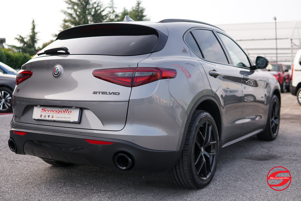 Alfa Romeo Stelvio 2.2 t 190cv B-Tech Q4 | Pelle Rossa | Cruise adatt