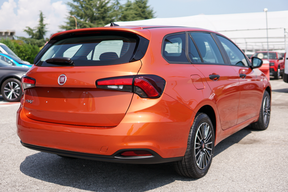 Fiat Tipo SW 1.6 mjt 130cv PAPRIKA ORANGE | CRUISE | CONVERTIBILE N1