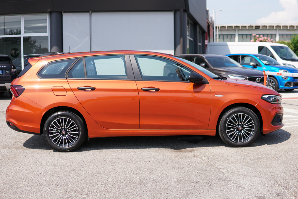 Fiat Tipo SW 1.6 mjt 130cv PAPRIKA ORANGE | CRUISE | CONVERTIBILE N1